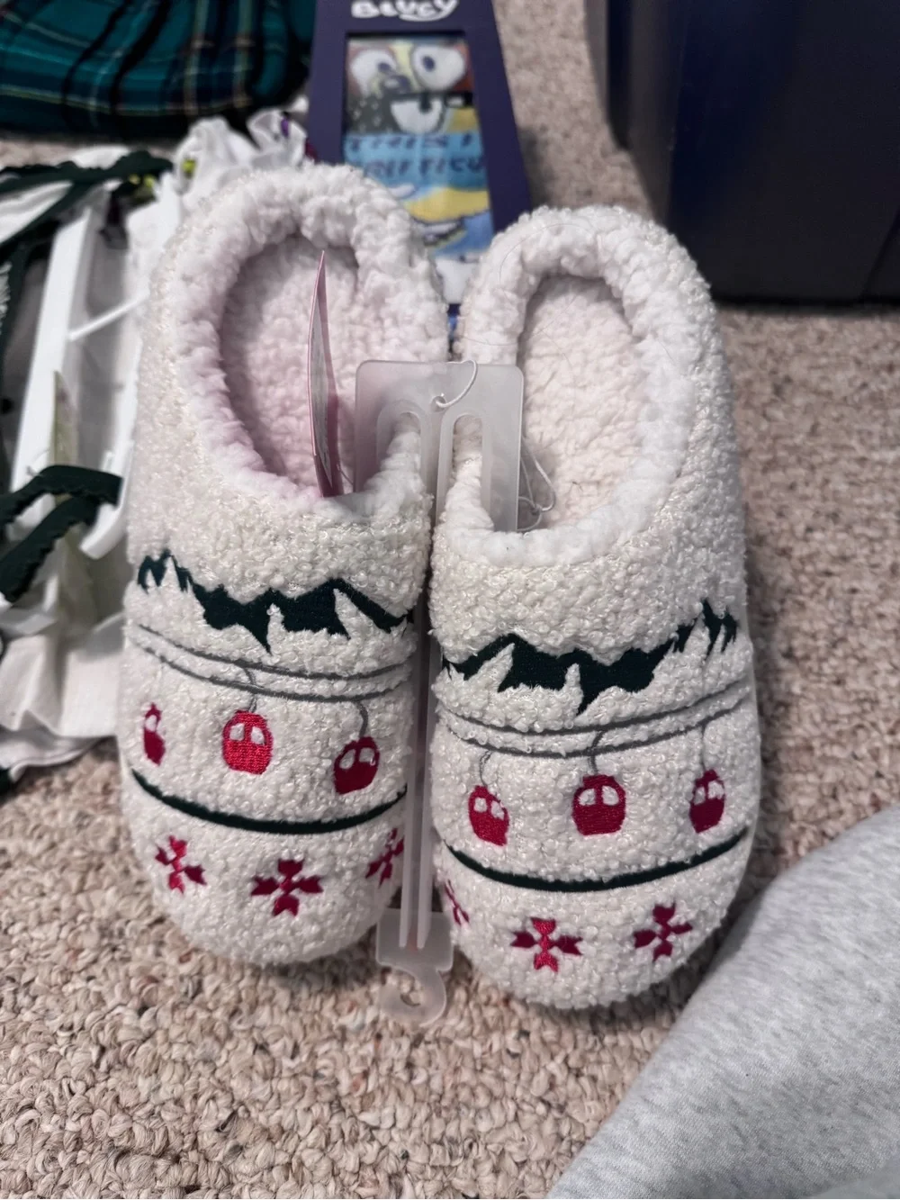 Wondershop plush white